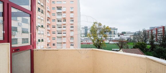 3 bedrooms Apartment in Lisbon, Portugal No. 99530 21