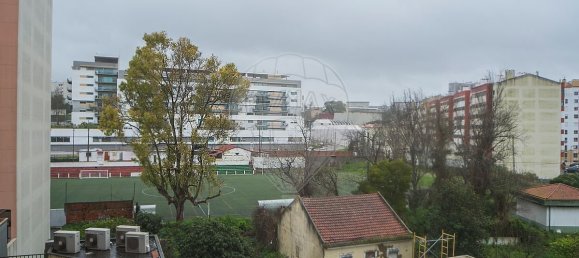 3 bedrooms Apartment in Lisbon, Portugal No. 99530 16