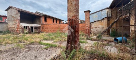 Дом с 4 комнатами в Квинцано д’Ольо, Италия № 293780 15