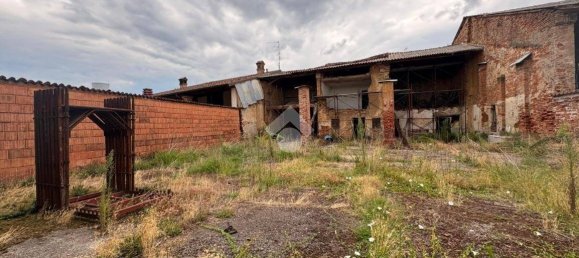 Дом с 4 комнатами в Квинцано д’Ольо, Италия № 293780 17