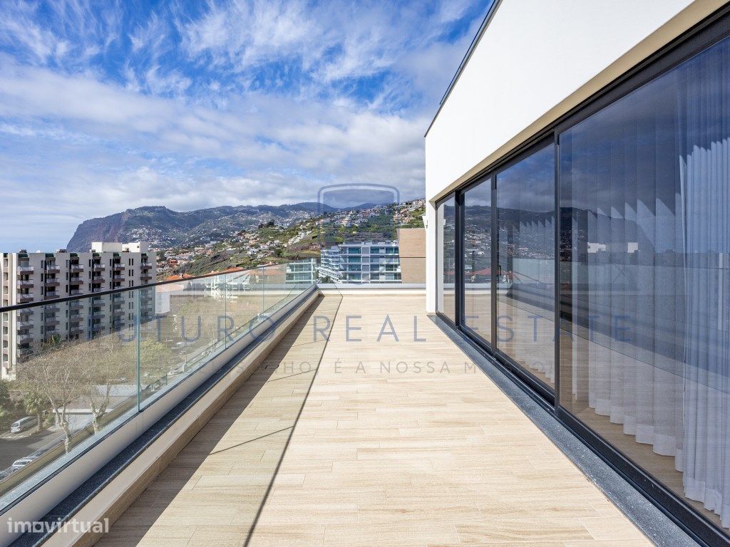 4 bedrooms Penthouse in Funchal, Portugal No. 94731