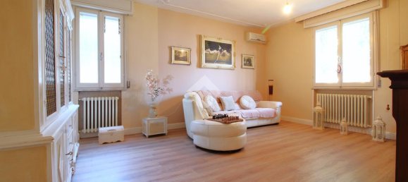 5غرفة منزل في Campagnola Emilia, Italy رقم 2474 6