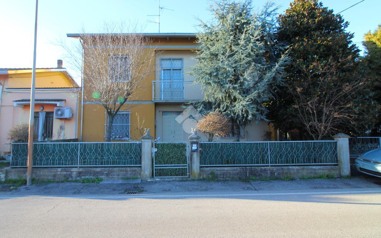 5غرفة منزل في Campagnola Emilia, Italy رقم 2474