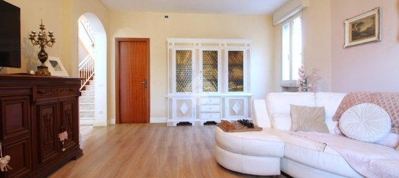 5غرفة منزل في Campagnola Emilia, Italy رقم 2474 8