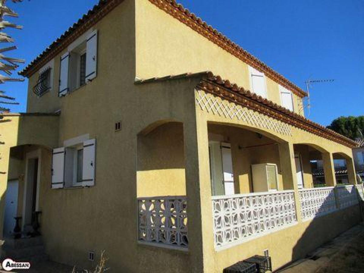 4 bedrooms House in Nimes, France No. 26603