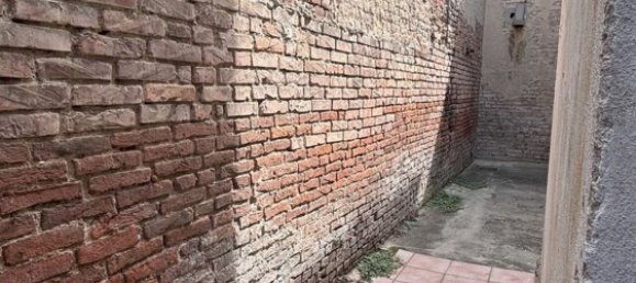 4 bedrooms Apartment in Asti, Italy No. 359866 8