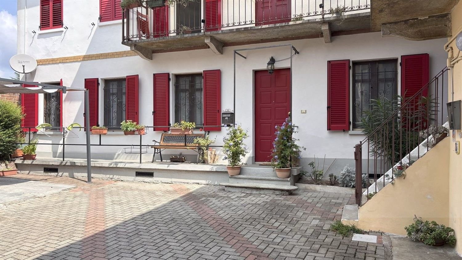 4 bedrooms Apartment in Asti, Italy No. 359866