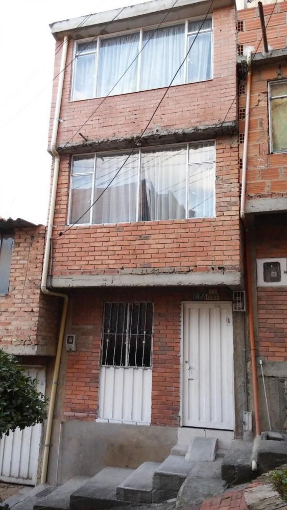 4 bedrooms House in Bogota, Colombia No. 14660