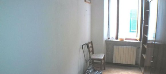 4 rooms Apartment in Carrara, Italy No. 112901 10