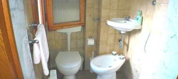 4 rooms Apartment in Carrara, Italy No. 112901 11