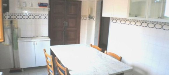 4 rooms Apartment in Carrara, Italy No. 112901 2