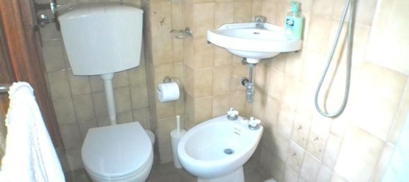 4 rooms Apartment in Carrara, Italy No. 112901 12