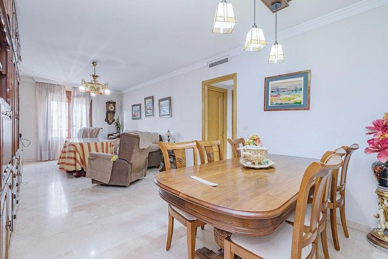 Apartamento de 3 dormitorios en La Zubia, Spain No. 227738