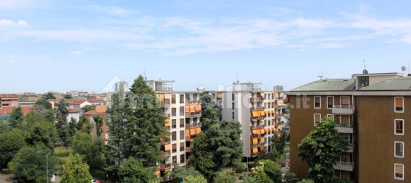 2 bedrooms Penthouse in Monza, Italy No. 341494 3
