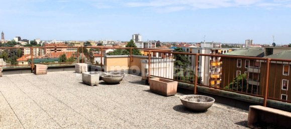 2 bedrooms Penthouse in Monza, Italy No. 341494 2