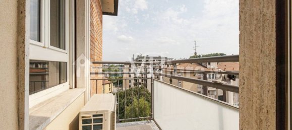 3 bedrooms Apartment in Milan, Italy No. 305967 11