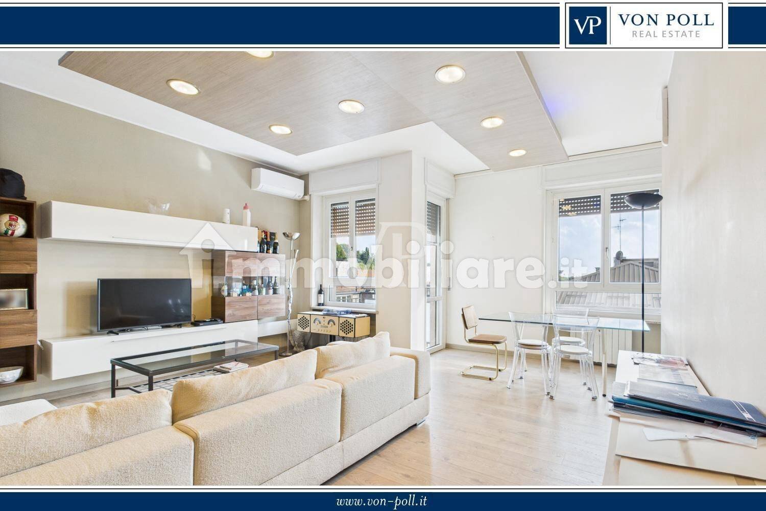 3 bedrooms Apartment in Milan, Italy No. 305967