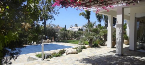 4 bedrooms Villa in Limassol, Cyprus No. 12796 12