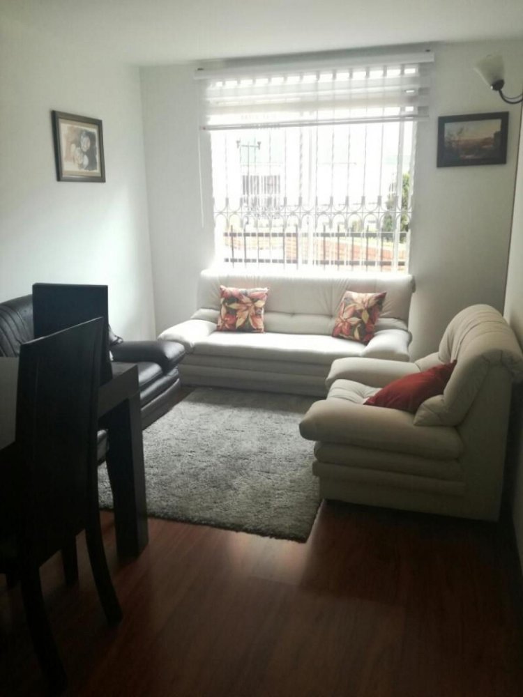 Casa de 3 dormitorios en Bogotá, Colombia No. 10298