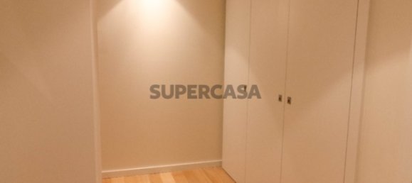 4 bedrooms Apartment in Porto, Portugal No. 159297 7