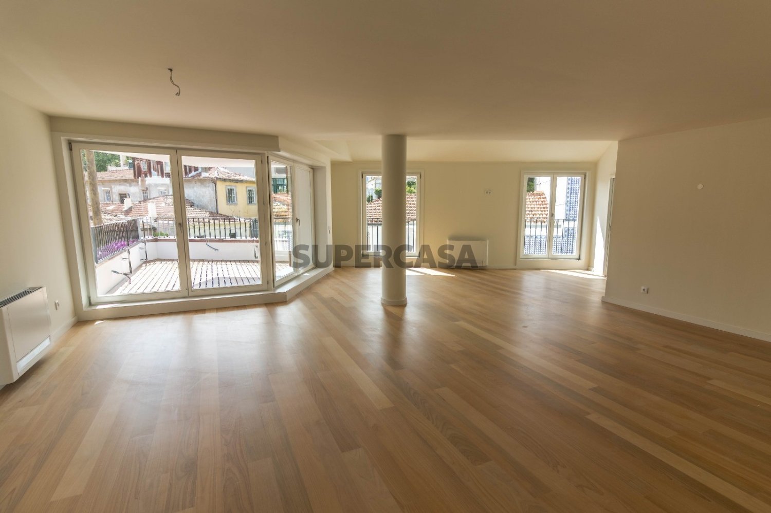 4 bedrooms Apartment in Porto, Portugal No. 159297