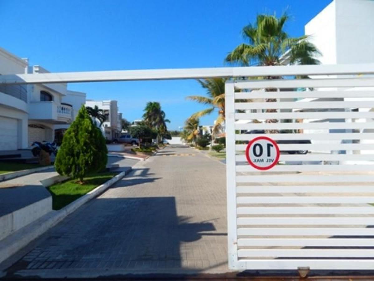 Дом с 4 спальнями в Атлантико, Колумбия № 7765