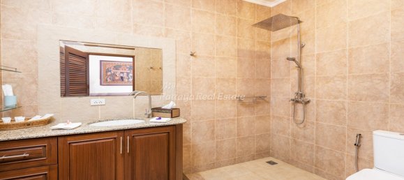 4 bedrooms Cafe / restaurant in Pattaya, Thailand No. 10500 2