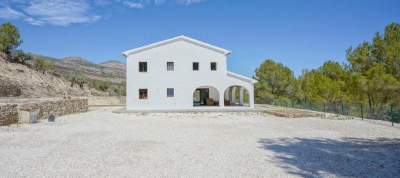 3 bedrooms Villa in Benissa, Spain No. 13077 4