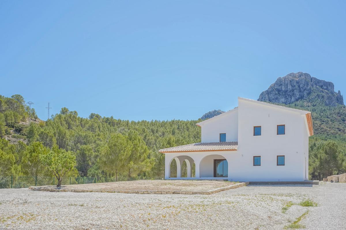 3 bedrooms Villa in Benissa, Spain No. 13077