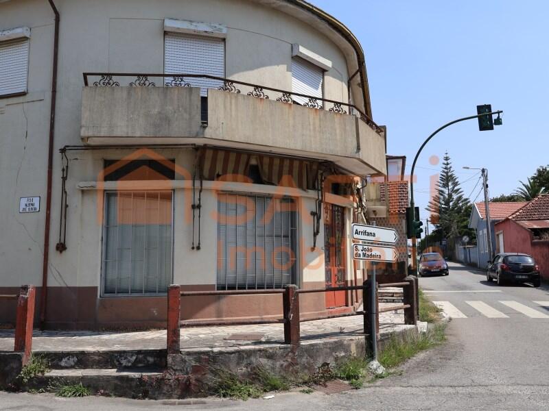  Commercial property in Santa Maria da Feira, Portugal No. 311716