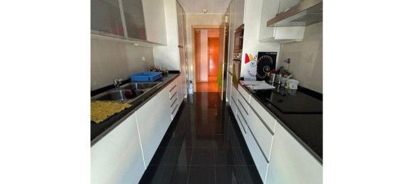 3 bedrooms Apartment in Lisbon, Portugal No. 136783 8