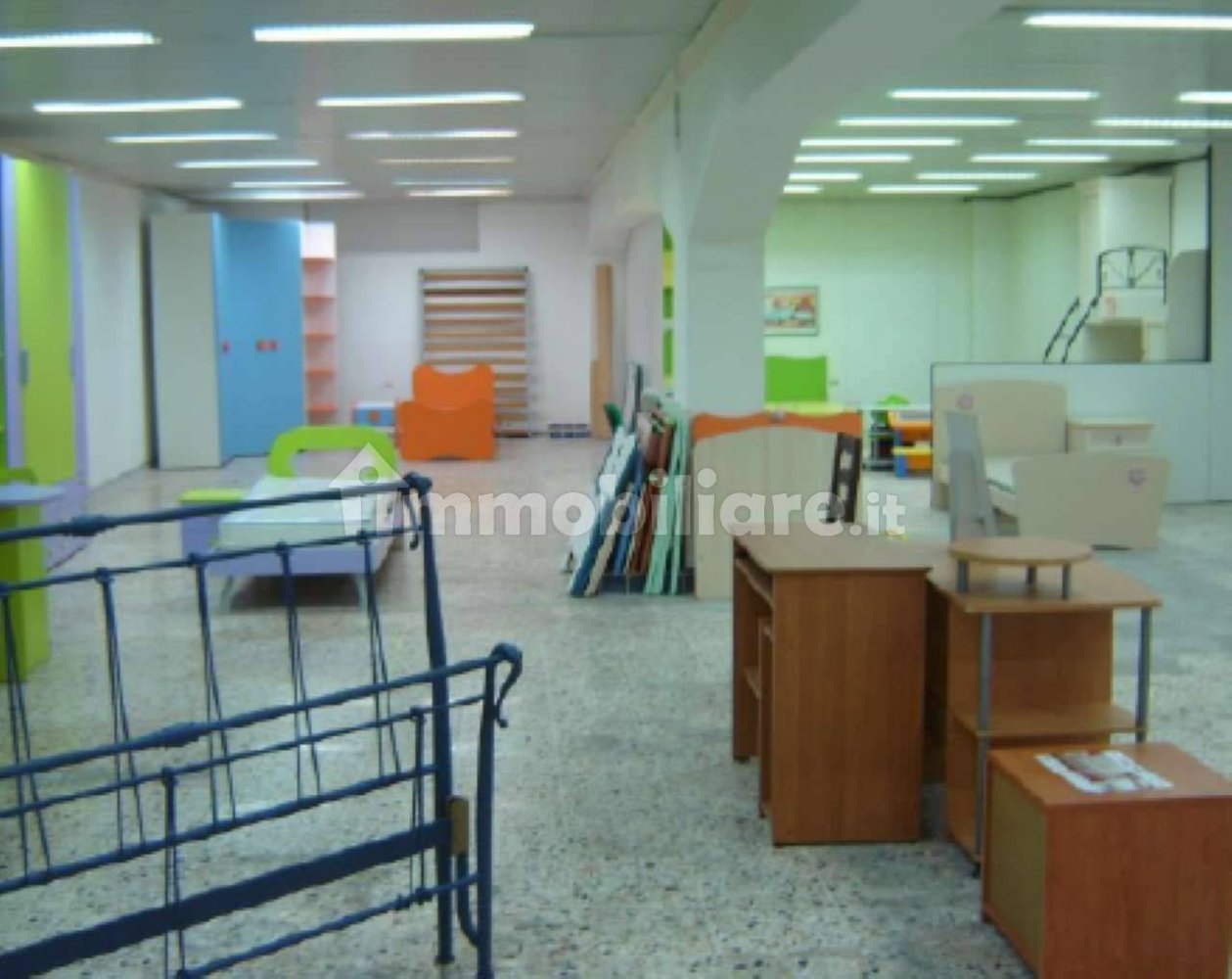 528m² Commercial property in Sannicola, Italy No. 272219