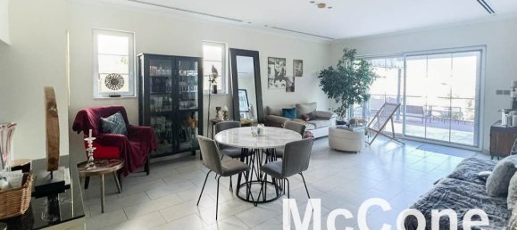 4 bedrooms Villa in Jumeirah Park, UAE No. 32396 2