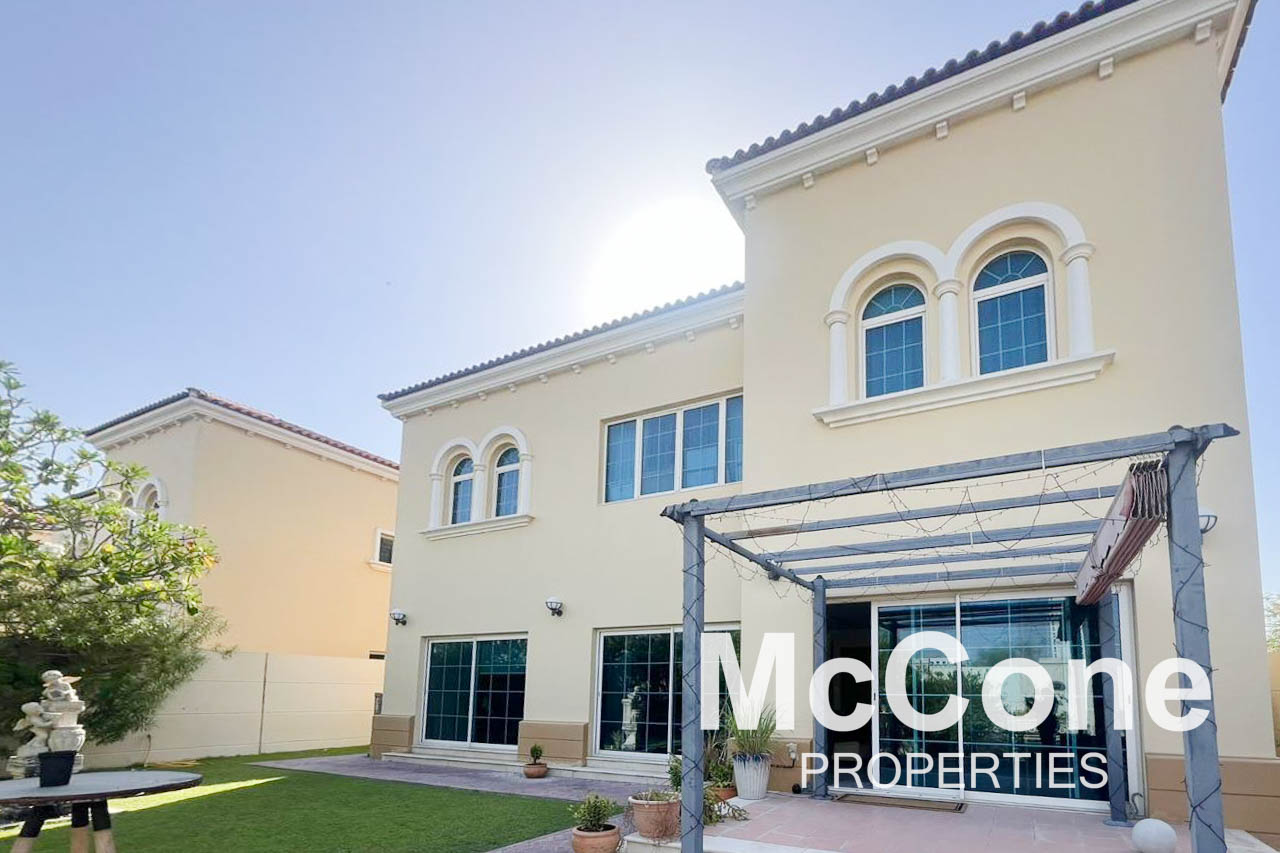 4 bedrooms Villa in Jumeirah Park, UAE No. 32396