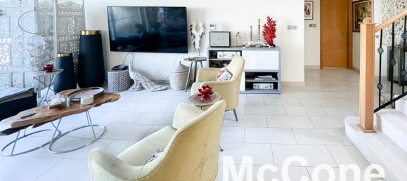 4 bedrooms Villa in Jumeirah Park, UAE No. 32396 3