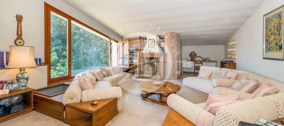 6 bedrooms Villa in Lucca, Italy No. 323243 28