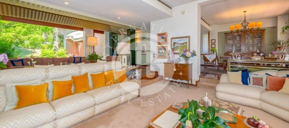 6 bedrooms Villa in Lucca, Italy No. 323243 15