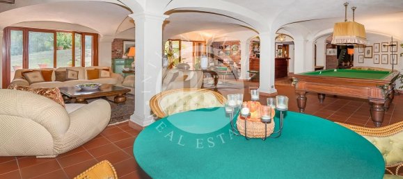 6 bedrooms Villa in Lucca, Italy No. 323243 20