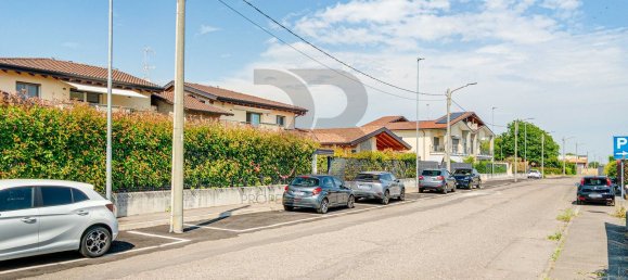 3 rooms Apartment in Turate, Italy No. 333706 21