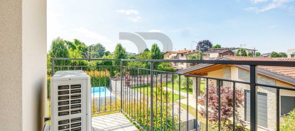 3 rooms Apartment in Turate, Italy No. 333706 12