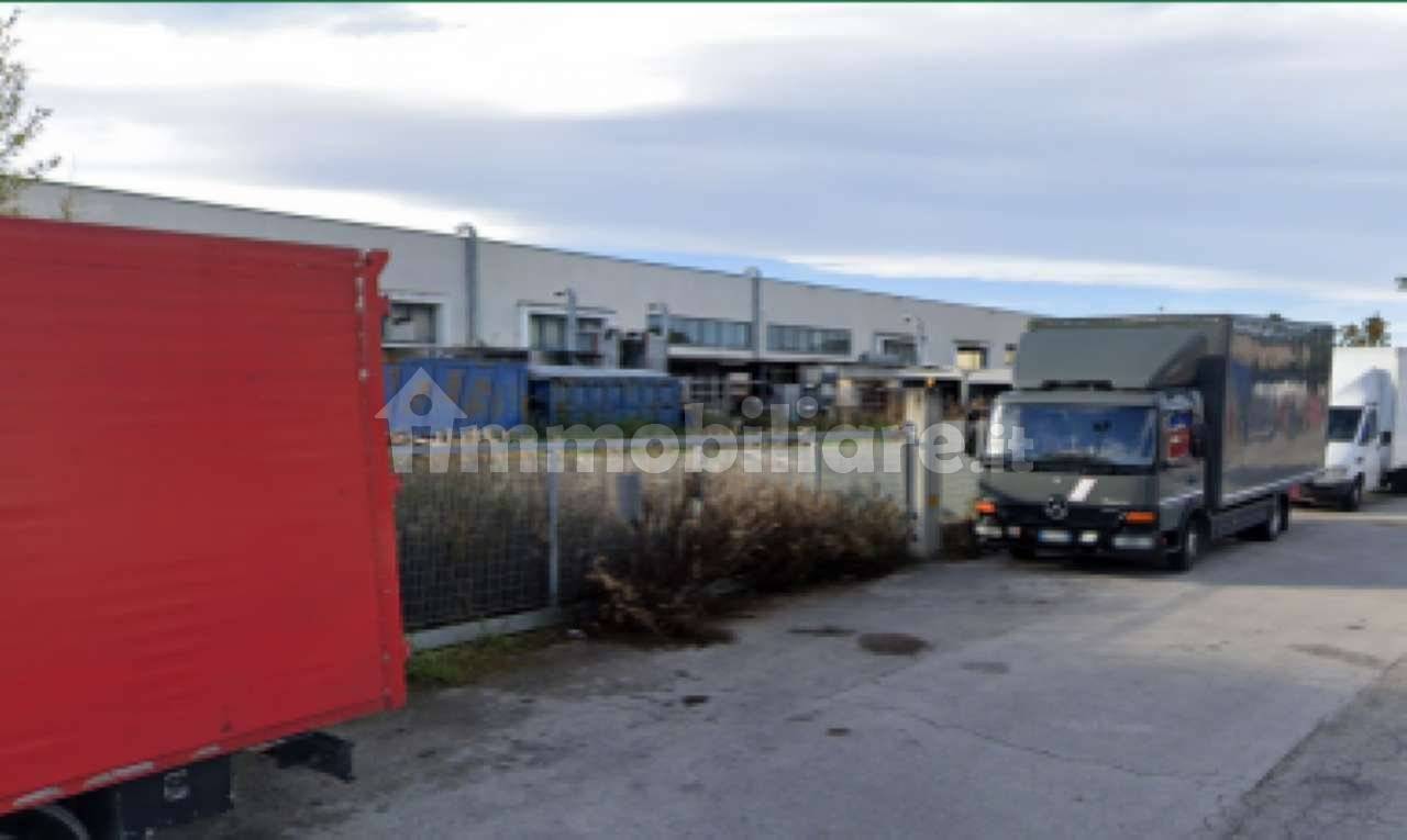 1277m² Warehouse in Civitanova Marche, Italy No. 320610