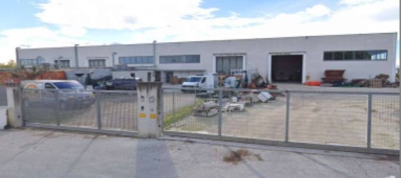 1277m² Warehouse in Civitanova Marche, Italy No. 320610 2