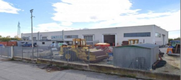 1277m² Warehouse in Civitanova Marche, Italy No. 320610 3