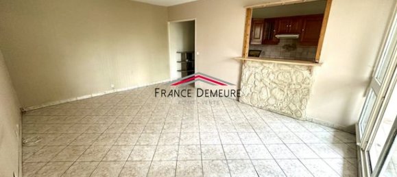 1 bedroom Apartment in Franconville, France No. 355280 3