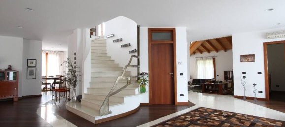 10 bedrooms Villa in Caravaggio, Italy No. 361061 2