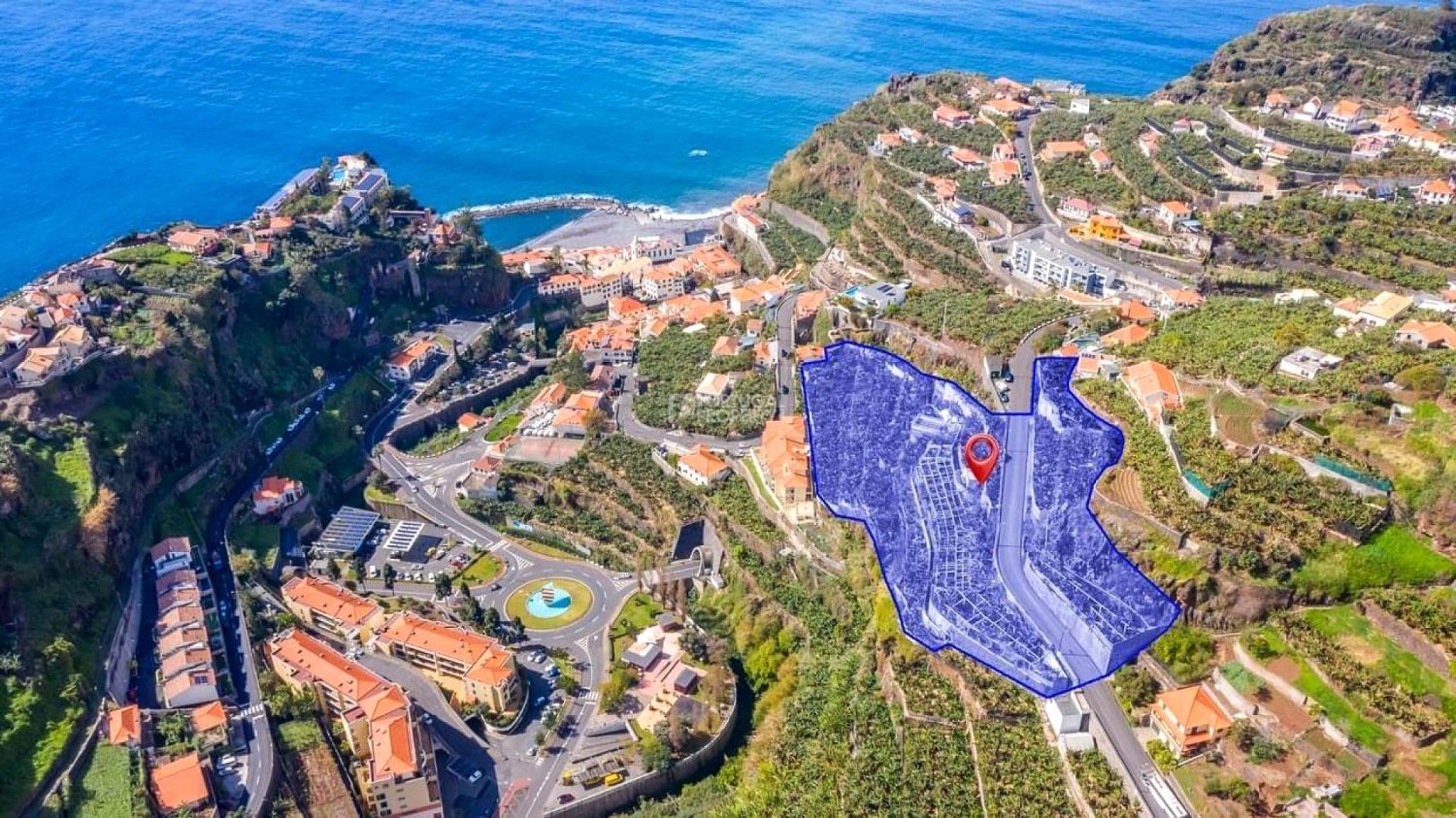  Land in Ponta do Sol, Portugal No. 117845