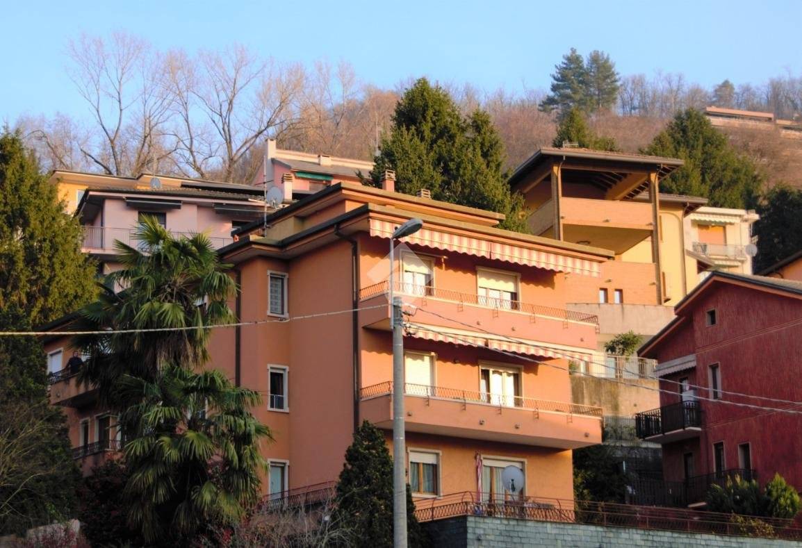 14m² Garage in Como, Italy No. 138523