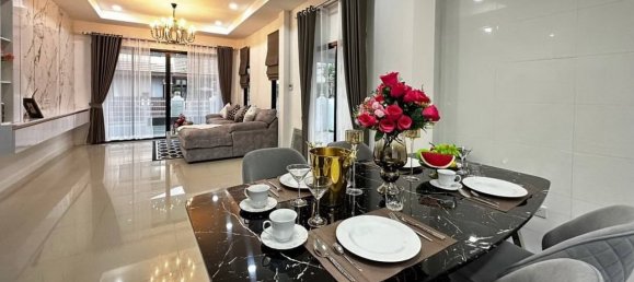 4 bedrooms Cafe / restaurant in Pattaya, Thailand No. 5750 9