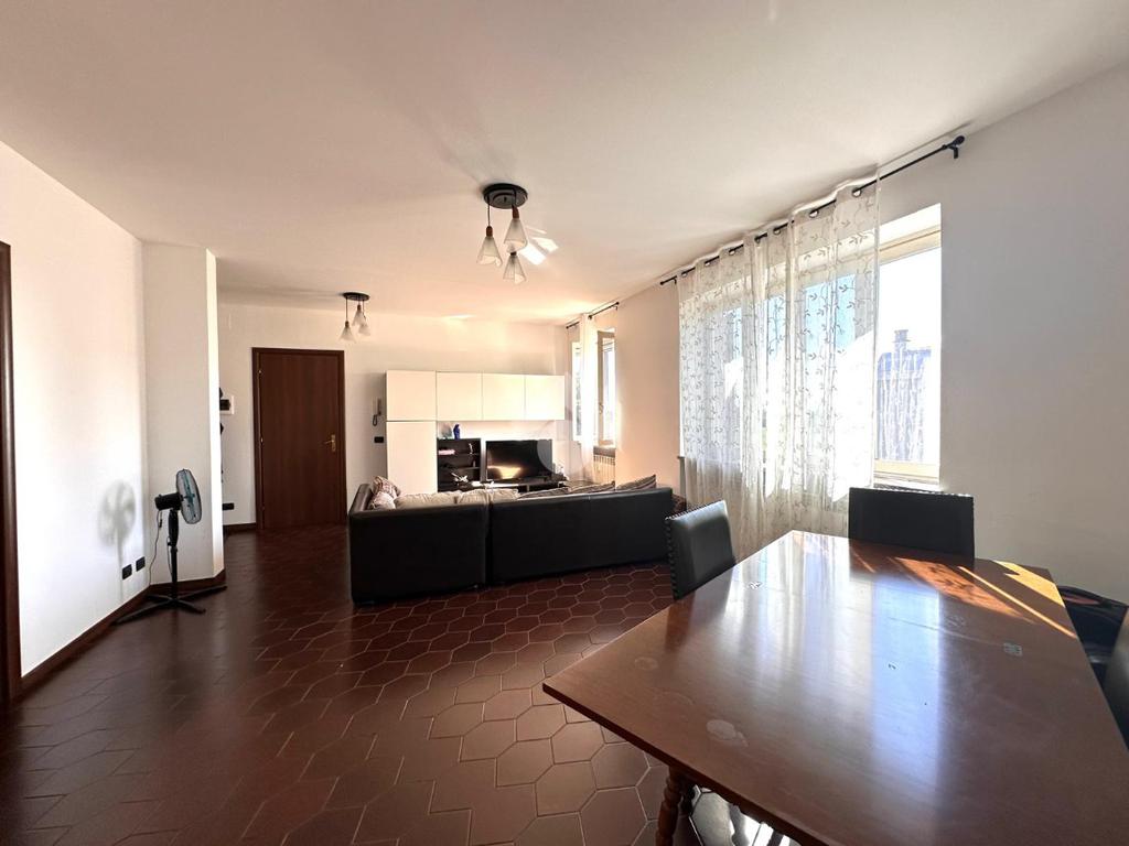 1 bedroom Apartment in Mozzo, Italy No. 353055