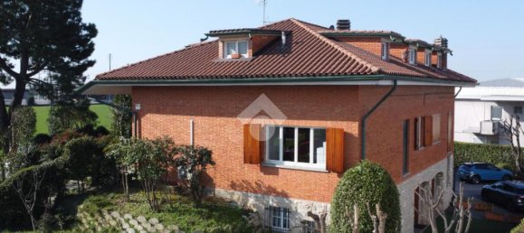 1 bedroom Apartment in Mozzo, Italy No. 353055 7